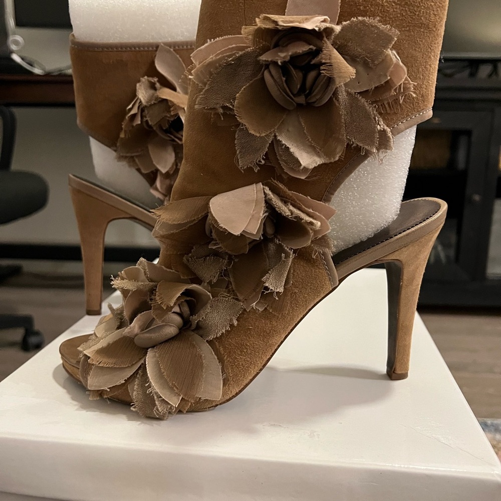Elegant Brown Floral Women's Heels